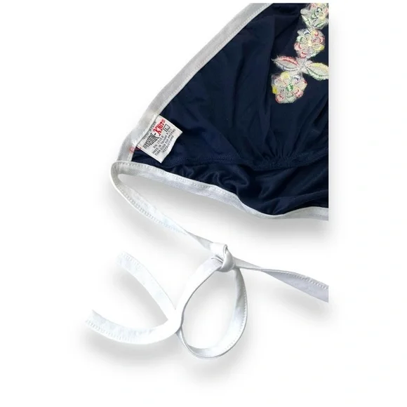 Vintage 1970s Embroidered floral halter top in navy blue contrast white straps - Picture 2 of 5